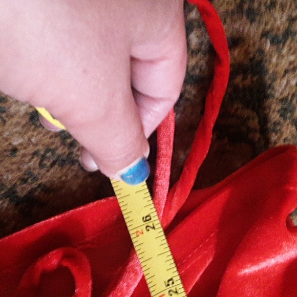 Gorgeous red dress - Picture 9 of 10